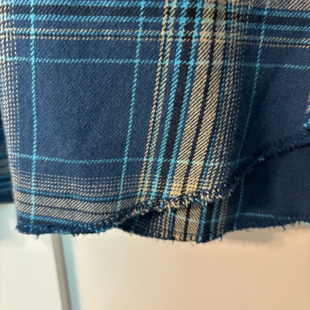 Wrangler Mens XL Blue Plaid Western Pearl Snap Shirt Long Sleeve Raw Hem Grunge - Picture 6 of 16